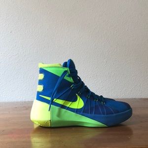 Nike Zoom Hyperdunk 2015 size 4Y